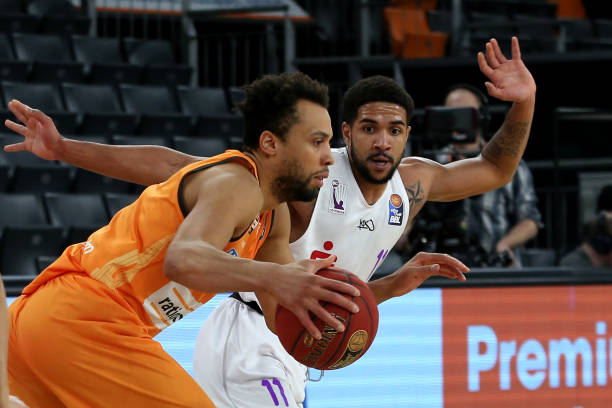 天内踢了3 天内踢了3